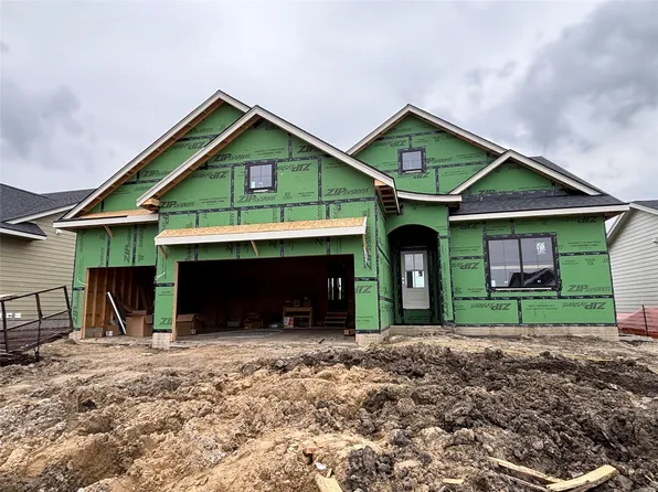 4709 178th St, Urbandale, IA 50323