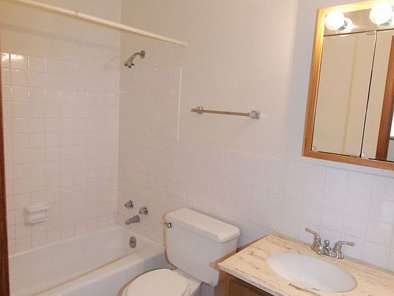 4th image of 1749 Montana Ave E APT 106