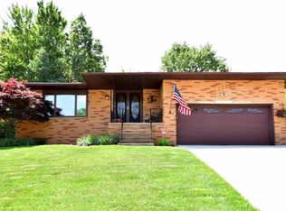 3320 Pasadena Dr, Seven Hills, OH 44131