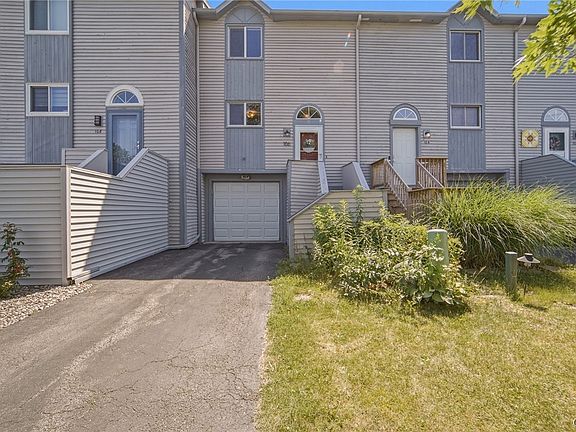 2nd image of 106 Iron Oak Cir