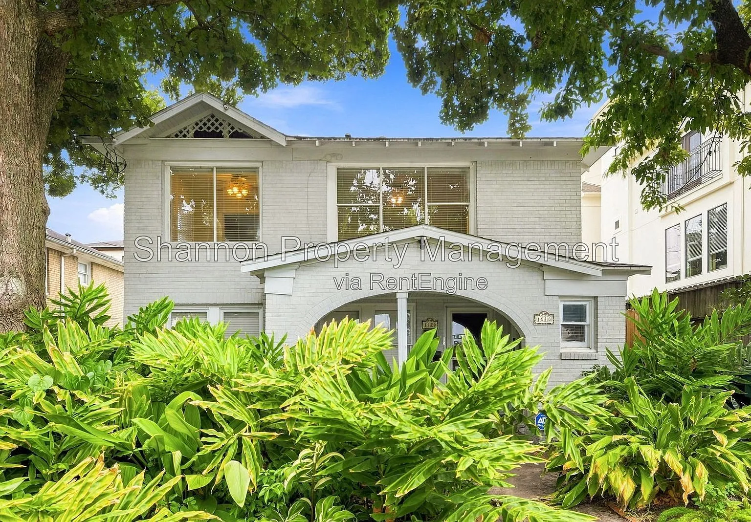 2 bed, 1.0 bath, 1300 sqft, $2,300 — Photo 1