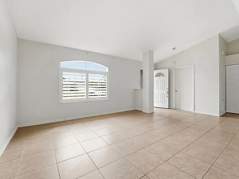 2366 SW Alminar St #1 — Photo 24