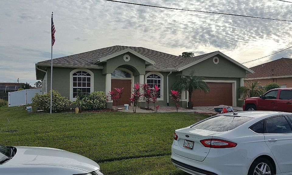 1st image of 1080 SW Romaine Ln