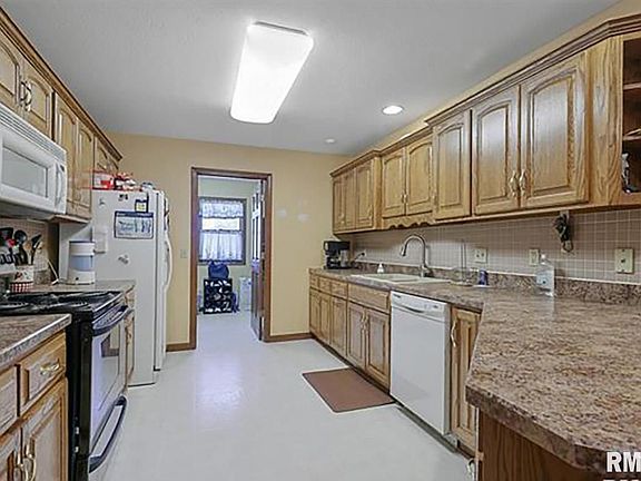 3rd image of 2607 Montega Dr