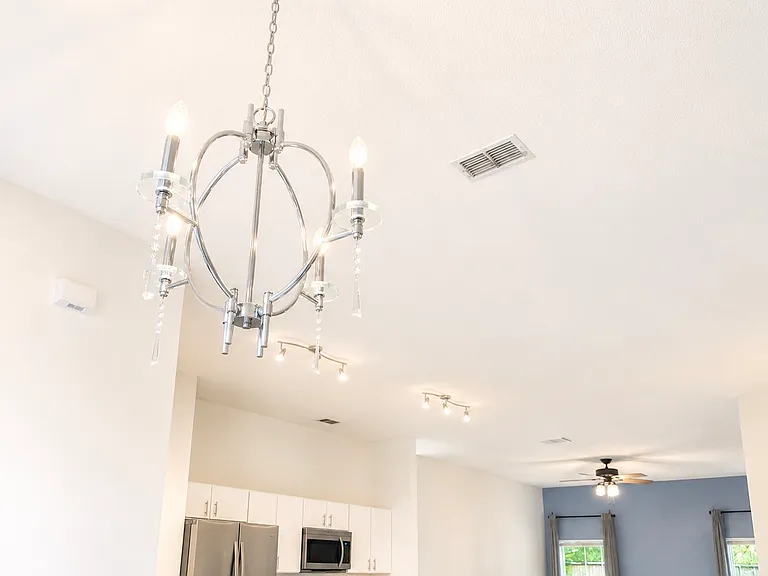 1636 Thoroughbred Dr — Photo 5