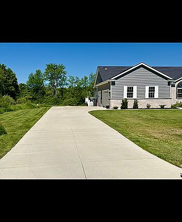 4th image of 12685 Meadow View Cir