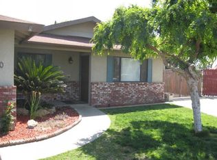 560 N Kensington Pl, Porterville, CA 93257