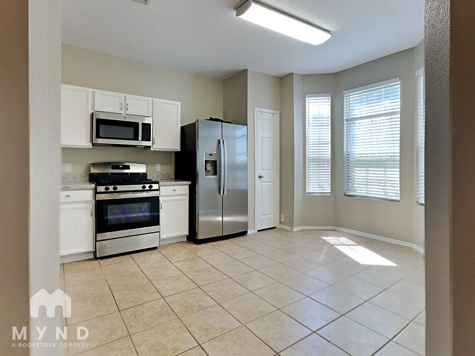 3 bed, 2.5 bath, 1520 sqft, $1,649 — Photo 2