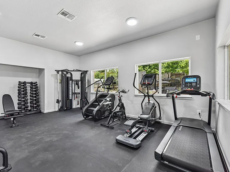 Madison Dell Ranch Apartments — Photo 22