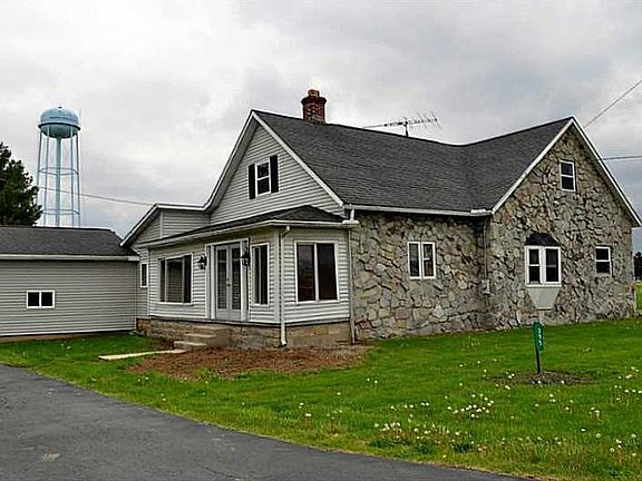 2nd image of 395 Mill St