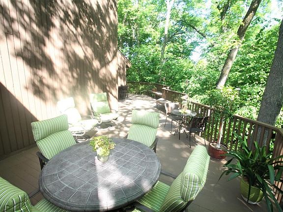 4th image of 689 Woodhill Pl