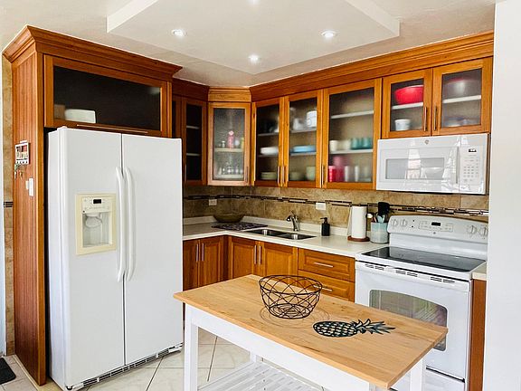 Fully stocked and functional kitchen