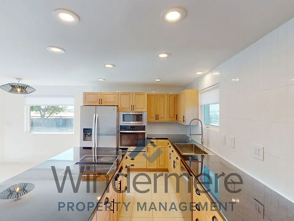 2348 Frazier Dr