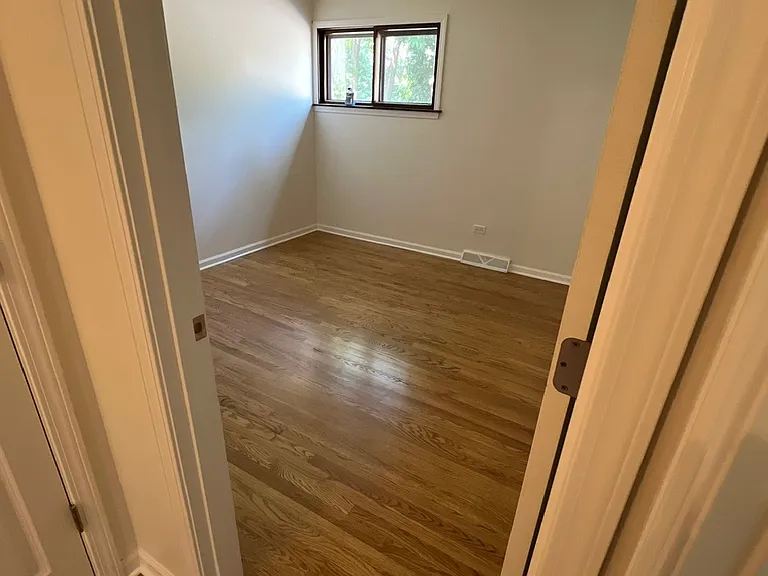 26W029 Hazel Ln — Photo 11