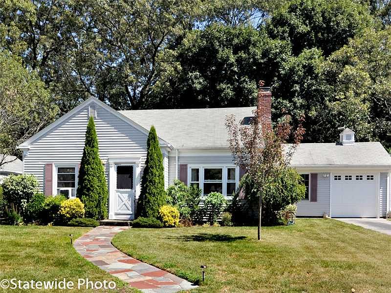 24 Lodi Ct, Warwick, RI 02886 Zillow