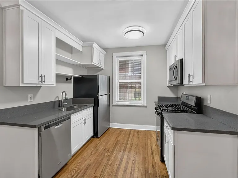 3957 McDonald Ave #1F — Photo 11