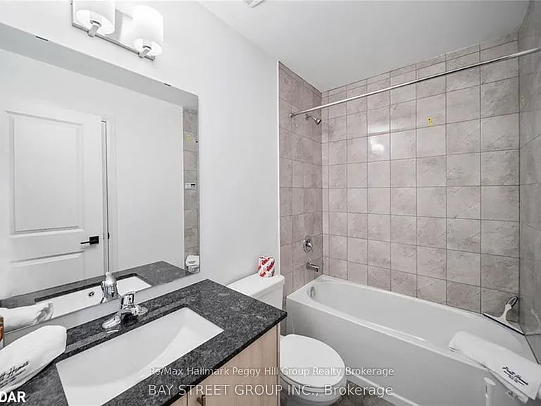 27 Fairlane Ave — Photo 10