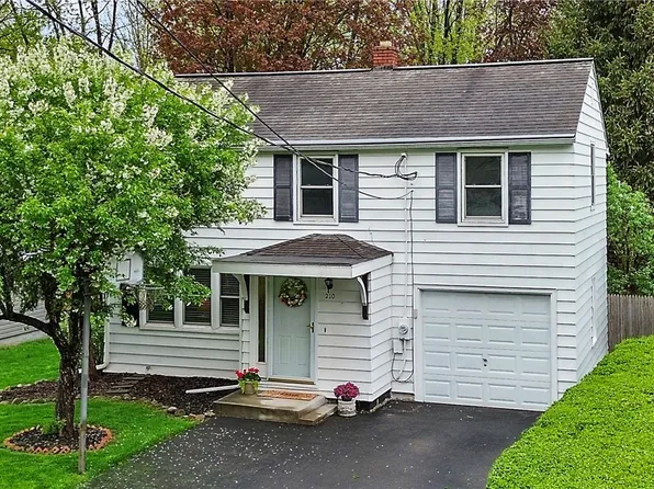 210 Hunt Dr, Fayetteville, NY 13066