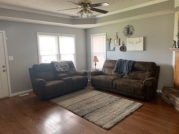 4th image of 250 Moncrest Dr