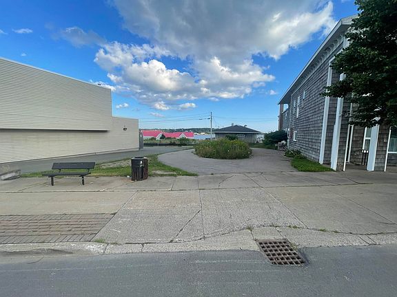 3rd image of 7511 Main St