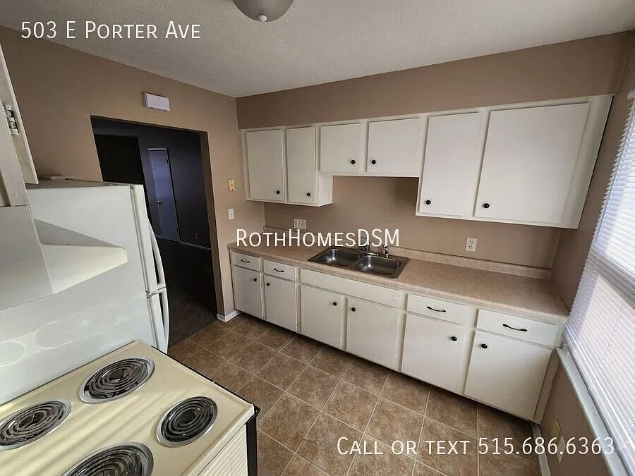 2 Bedroom 1 Bathroom Duplex with Walkout Basement — Photo 4