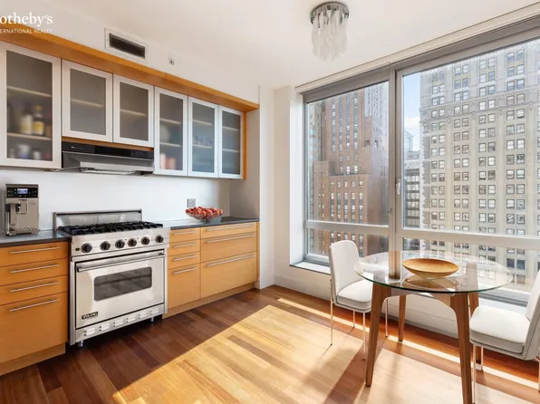 30 West Street 22E image 3 of 7