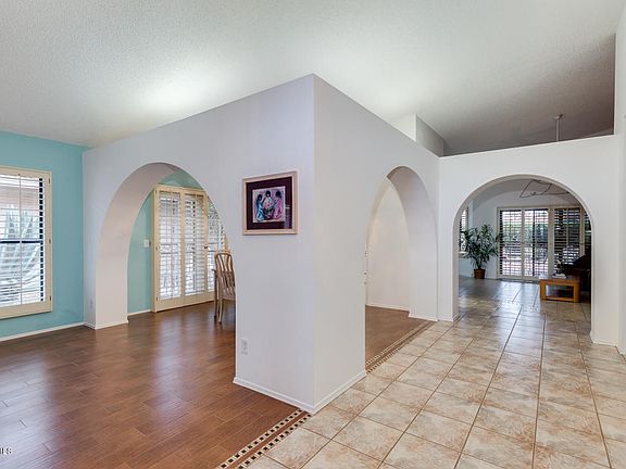 5th image of 10825 E Watford Dr