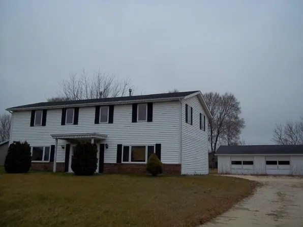 520 Steeple View Rd, West Bend, WI 53095