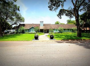 512 Avenue B St, El Campo, TX 77437