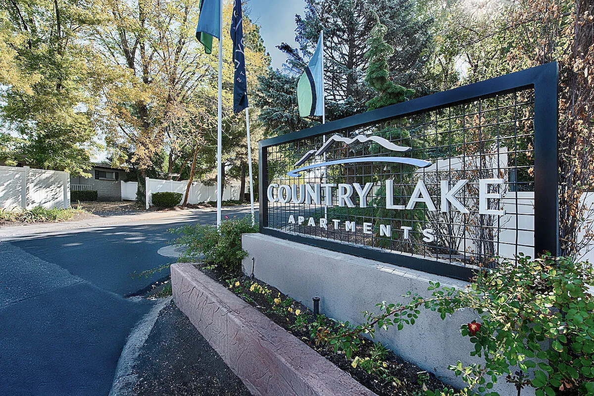 Country Lake — Photo 2
