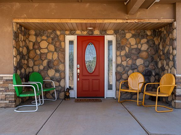 3rd image of 210 Ridgecrest