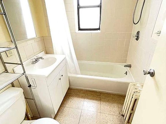 4th image of 37 Kearny Ave