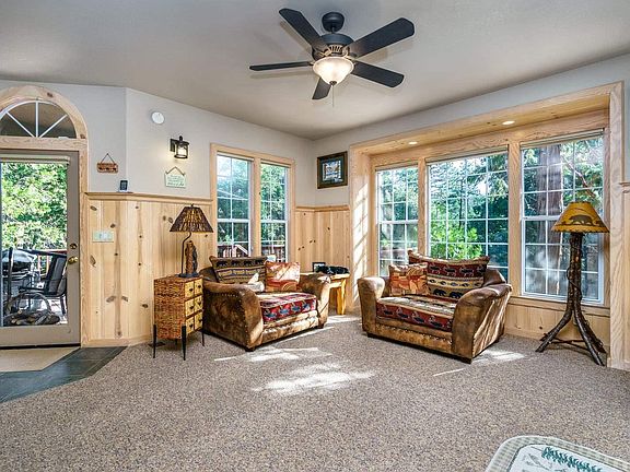 4th image of 23048 Sierra Dr