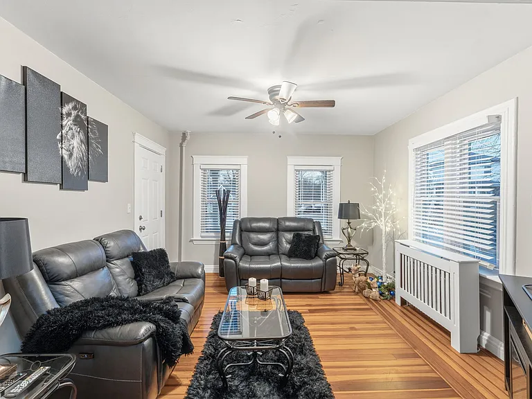 17 N Pleasant St #1 — Photo 4