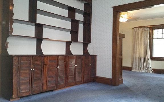 4th image of 913 Grove St