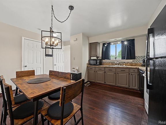 3rd image of 8247 Dartmouth Dr