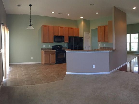 5th image of 27 Young Harris Dr