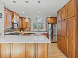 3734 Crestview Dr, Cottage Grove, WI 53527