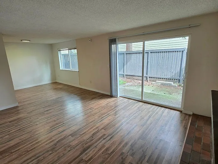1150 Sunset Blvd NE #116 — Photo 23