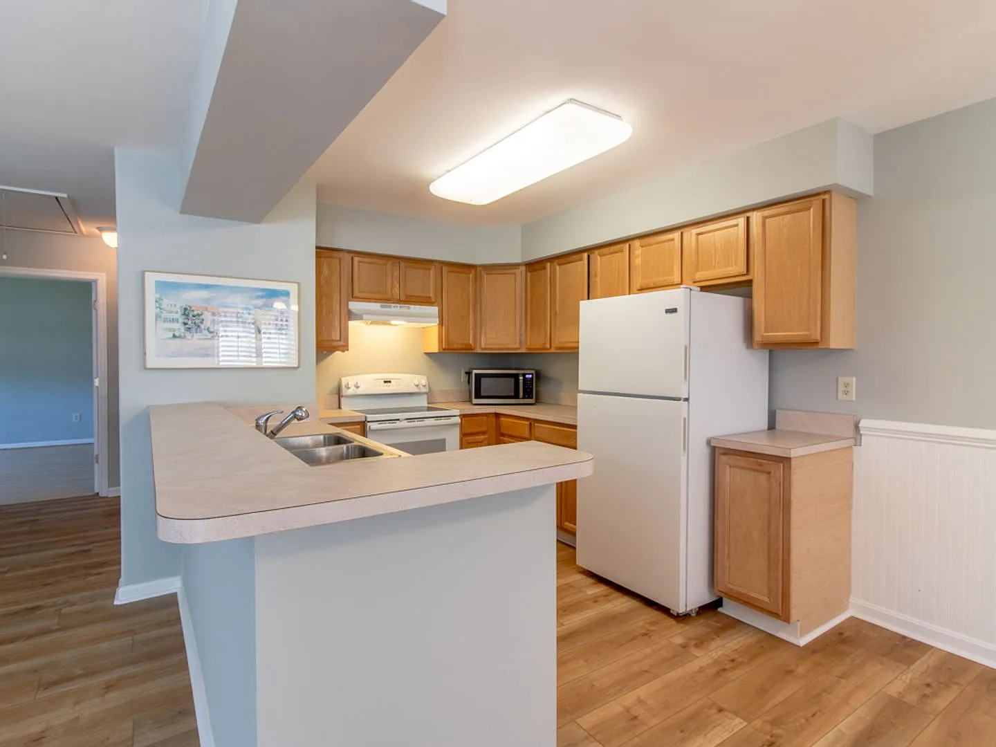 Bright & Spacious One-Level Home in Plantations East — Photo 4
