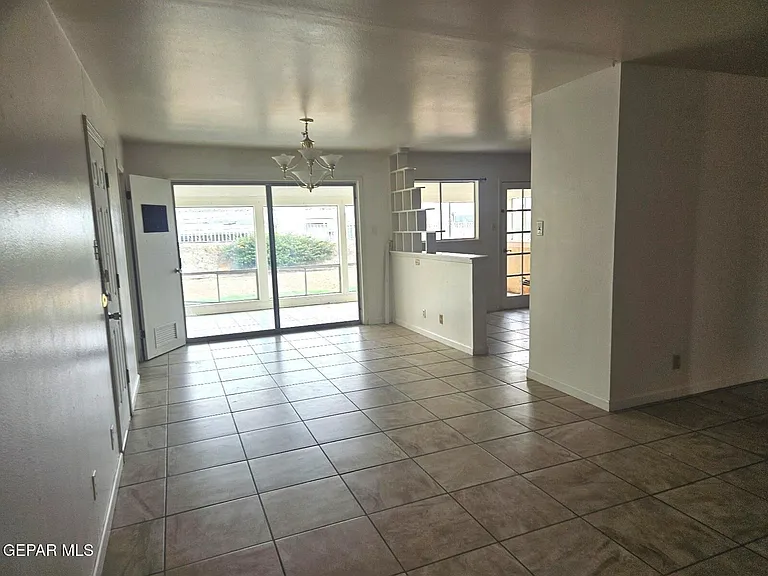 3411 Garnet Dr — Photo 3