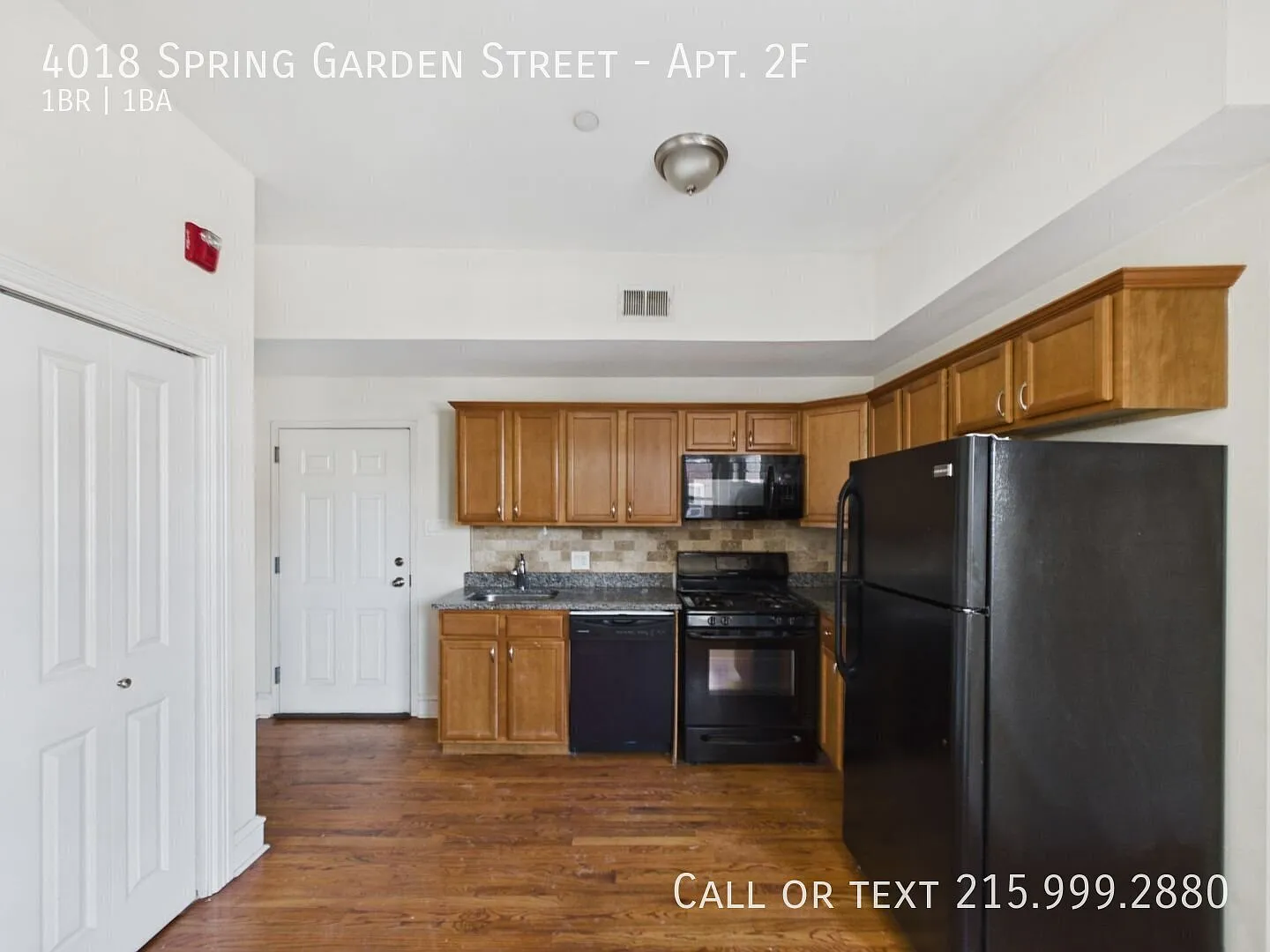 Nice Junior 1 Bedroom apartment , located at 40th and Spring Garden Street! — Photo 2