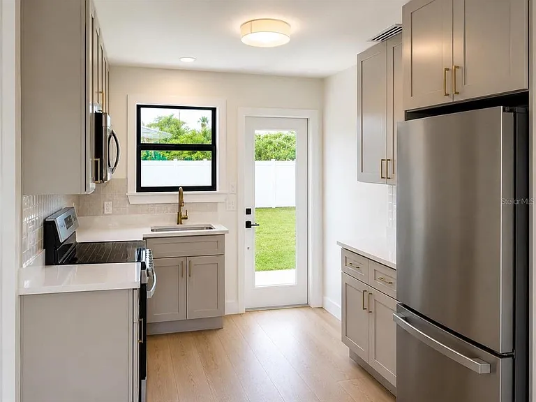 3219 E De Bazan Ave — Photo 6