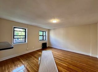 21-18 19th St #3B, Astoria, NY 11105