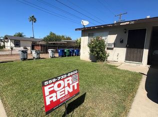 280-288 E Whitney Ave, Woodlake, CA 93286