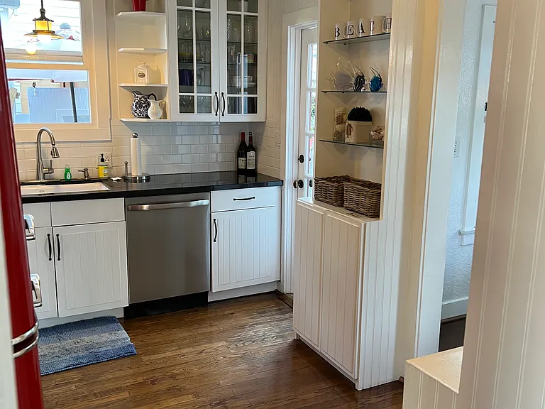 227 Apolena Ave — Photo 6