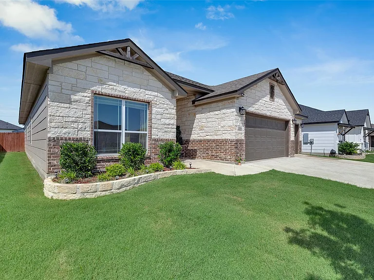 8508 Glade Dr — Photo 4