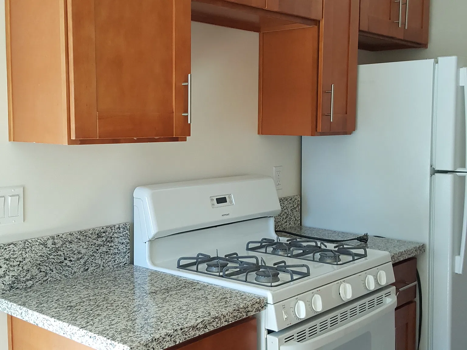 1 bed, 750 sqft, $1,670 — Photo 4