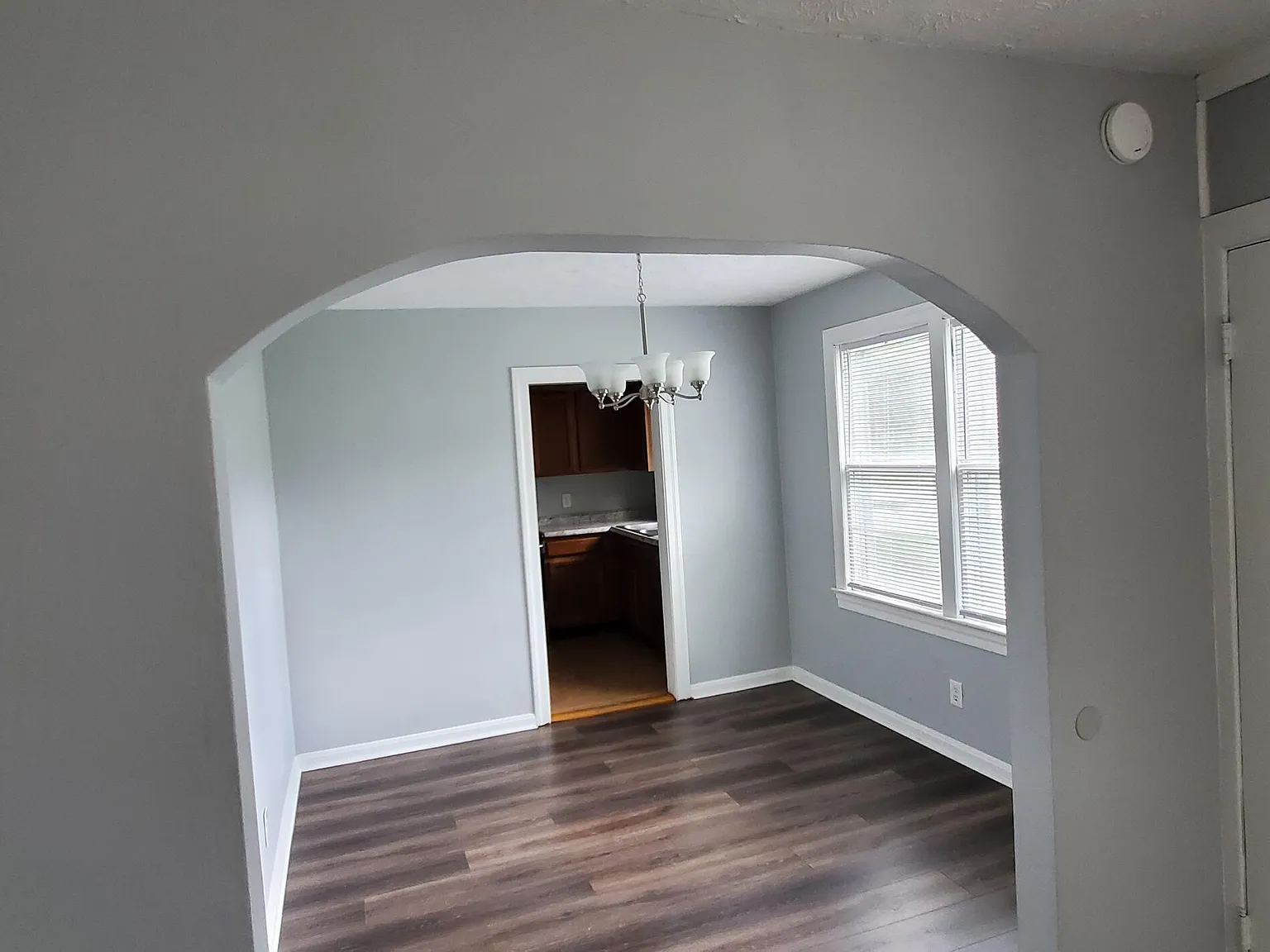 3 bed, 1.0 bath, 1578 sqft, $1,895 — Photo 3