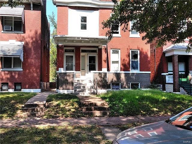 1st image of 4459 Clarence Ave